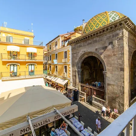 Fiorentino Luxury Center Apartmán *